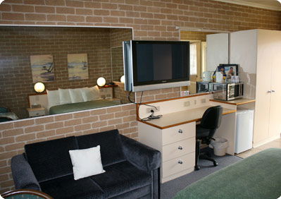 Grand Manor Motor Inn - Kawana Tourism 3