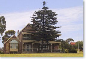Boston House Motel - Kawana Tourism 0