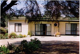 Casuarina Cabins - Kawana Tourism 0