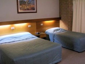 The Great Eastern Motor Inn - Kawana Tourism 1