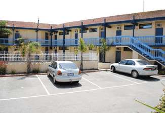 Lakes Central Hotel - Kawana Tourism