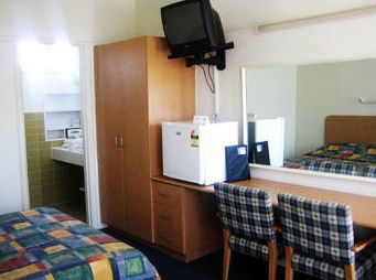 Sandbelt Club Hotel - Kawana Tourism 0