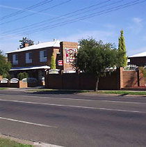 The Charles Sturt Motor Inn - Kawana Tourism 4
