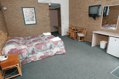 The Tropicana Motor Inn - Kawana Tourism 1