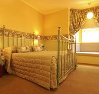 The Russell Hotel - Kawana Tourism