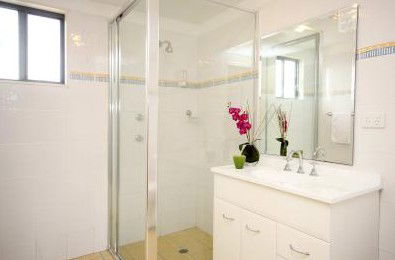 Kelanbri Holiday Apartments - Kawana Tourism 5