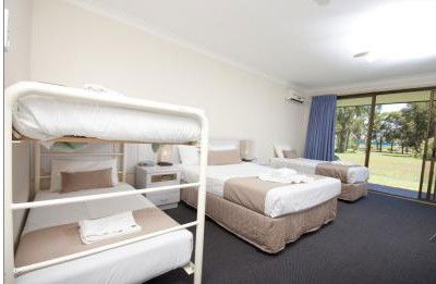 Island Palms Motor Inn - Kawana Tourism 2