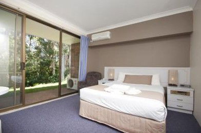 Island Palms Motor Inn - Kawana Tourism 4