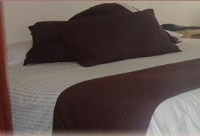 Winning Post Motor Inn - Kawana Tourism 3