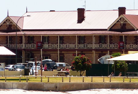 Tumby Bay Hotel And Seafront Apartments - Kawana Tourism 2