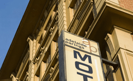 Adelaide Paringa Motel - Kawana Tourism