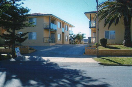 AA Madalena Court Holiday Apartments - Kawana Tourism 0