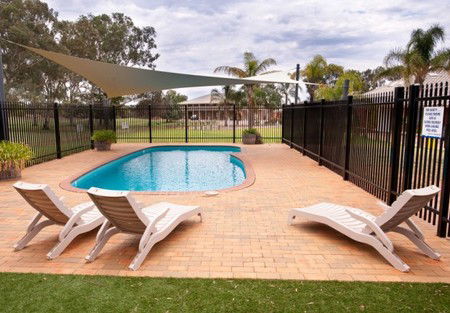 Standpipe Golf Motor Inn - Kawana Tourism 1