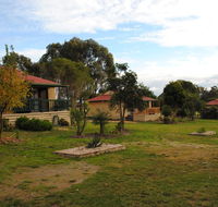 Lakes Entrance Country Cottages - Kawana Tourism