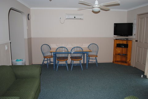 Lakes Entrance Country Cottages - Kawana Tourism 5