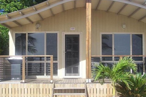 BIG4 Rollingstone Beach Caravan Resort - Kawana Tourism 1