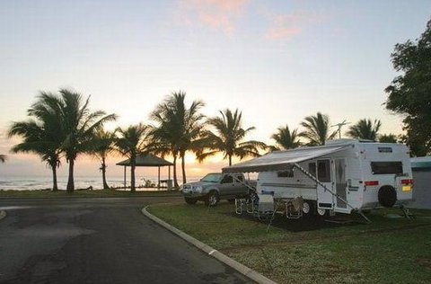 BIG4 Rollingstone Beach Caravan Resort - Kawana Tourism 5