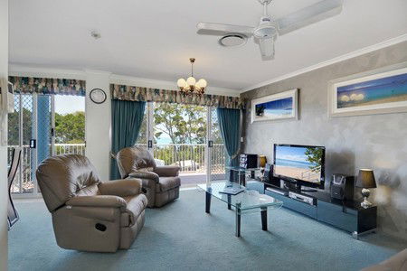 White Crest Luxury Apartments - Kawana Tourism 4