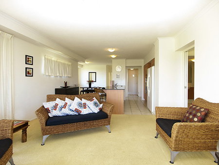 Oaks Seaforth Resort - Kawana Tourism 0