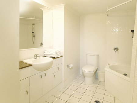 Oaks Seaforth Resort - Kawana Tourism 4