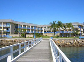 Mariners On The Waterfront - Kawana Tourism 0