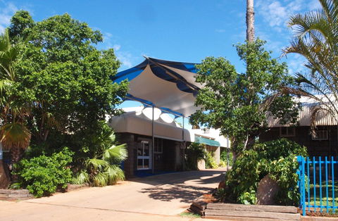 Bluestone Motor Inn - Kawana Tourism 0