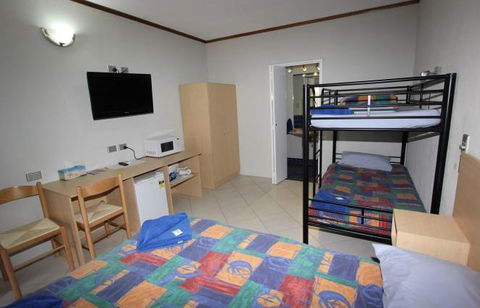 Goldfields Hotel Motel - Kawana Tourism 3