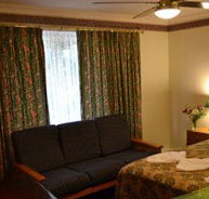 Palms Bed and Breakfast - Kawana Tourism