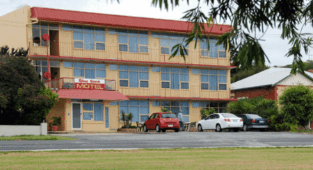 Blue Seas Motel - Kawana Tourism 2