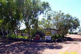 Threeways Roadhouse Tourist Park - Kawana Tourism 0