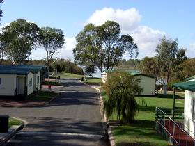 Mannum Caravan Park Cabins - Kawana Tourism 0