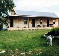 Mt Dutton Bay Woolshed Heritage Cottage - Kawana Tourism