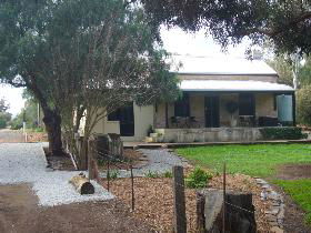 River Walk Cottage - Kawana Tourism 0
