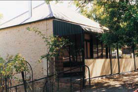 Wild Olive Cottage - Kawana Tourism 0