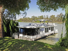 Moving Waters Self Contained Moored Houseboat - Kawana Tourism 0