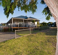 Serenity Holiday House - Kawana Tourism