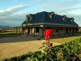 Abbotsford Country House - Kawana Tourism 0