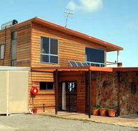 Shboo Shelly Beach Lodge - Kawana Tourism