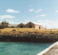 Mt Dutton Bay Woolshed Hostel - Kawana Tourism