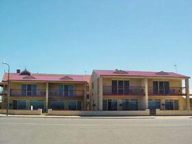 Tumby Bay Hotel Seafront Apartments - Kawana Tourism 0
