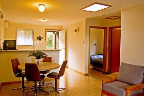 Ulonga Lodge - Kawana Tourism 2