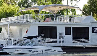 Moving Waters Self Contained Moored Houseboat - Kawana Tourism 1