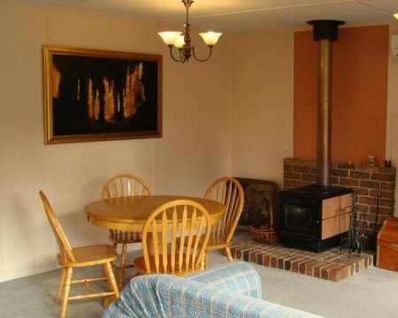 Riddlesdown Cottage - Kawana Tourism 3