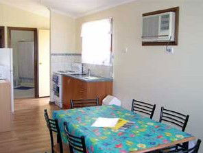 Seabreeze Accommodation - Kawana Tourism 4