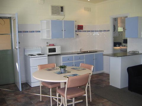 Modra's Apartments Tumby Bay - Kawana Tourism 4