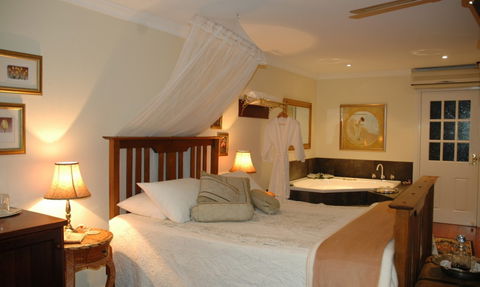 Paringa House B&B Stone Cottages - Kawana Tourism 4