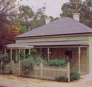 Miriams Cottage - Kawana Tourism