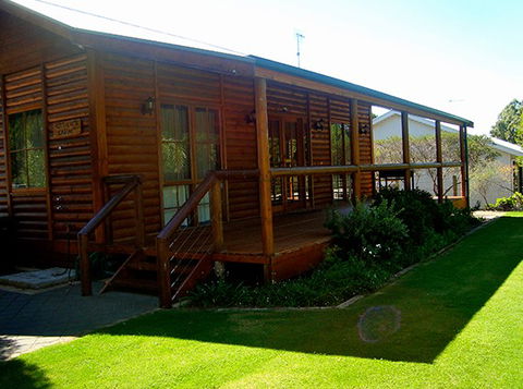 Ottilie's Cabin - Kawana Tourism 1