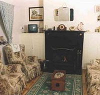 Lavender Cottage Bed And Breakfast Accommodation - Kawana Tourism