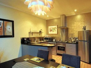Riverview Rise Retreats - Kawana Tourism 6